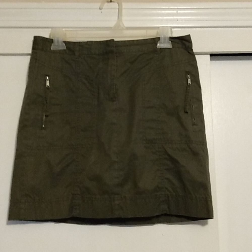 Fatigue colored skirt